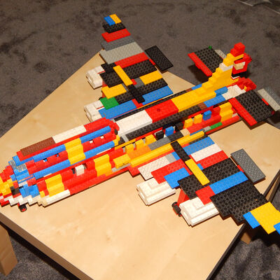 "Jumbo - Jet im Landeanflug auf Legoland" von David (13 Jahre)